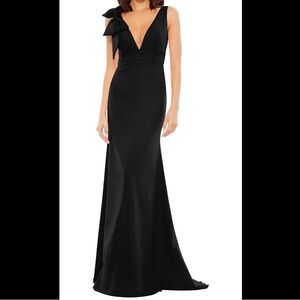 Elegant Bow Shoulder Black Evening Gown